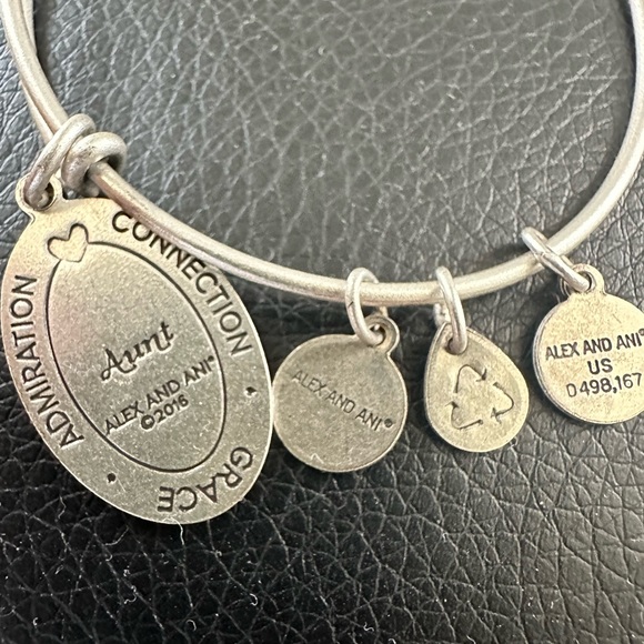 Brand new Alex and Ani bracelet in silver - Picture 3 of 6